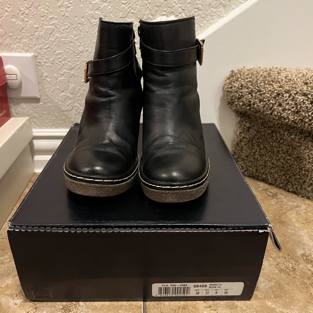 Dr. School’s black boots shoes